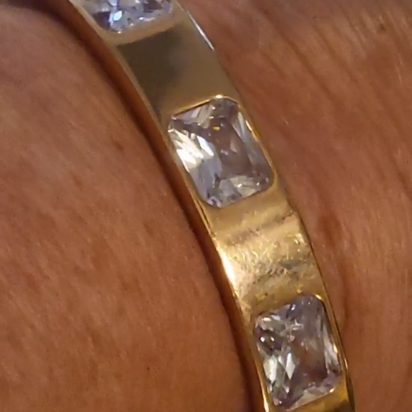 MICHAEL KORS GOLD AND DAZZLING RHINESTONES BRACELET Pristine Condition - Picture 7 of 9